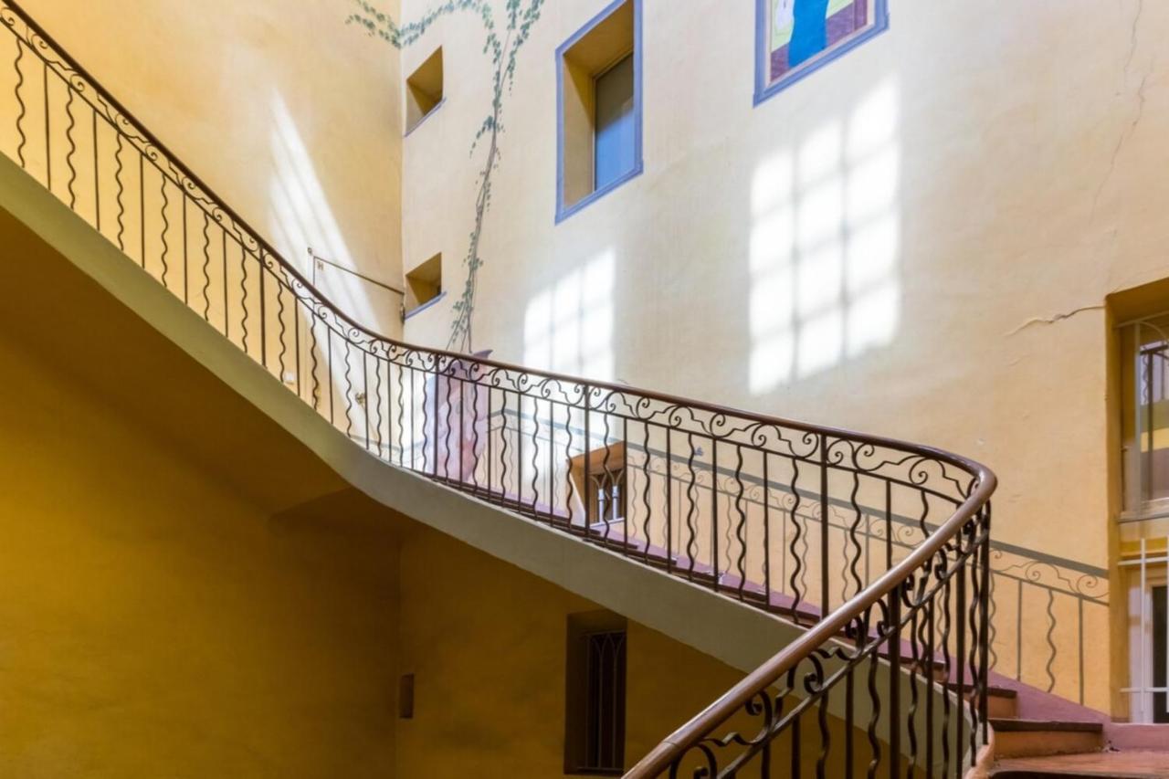 شقة Anis Furnished Flat آيكس أومبروفينس المظهر الخارجي الصورة